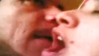 شقراء صغيرة في سن افلام سكس اجنبي مترجمة المراهقة كيارا دائما أحلام كبيرة!